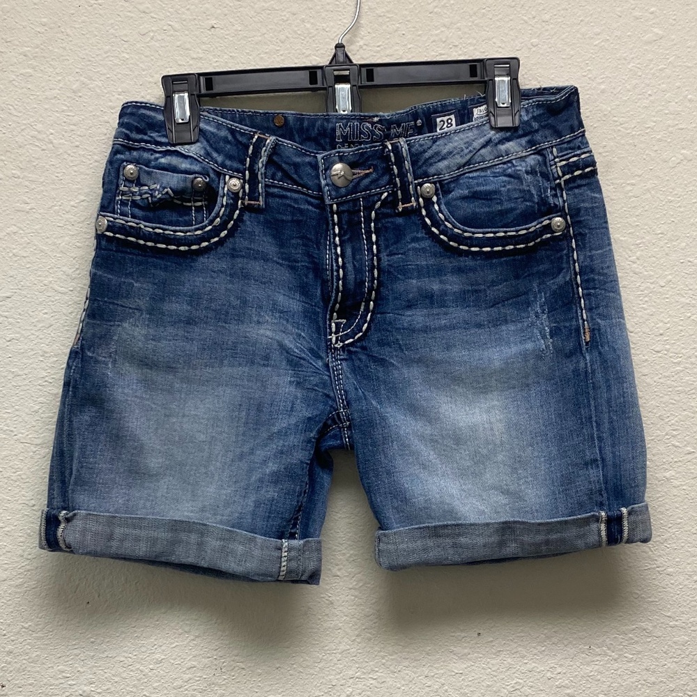 Miss Me Mid Rise Boyfriend shorts size 28